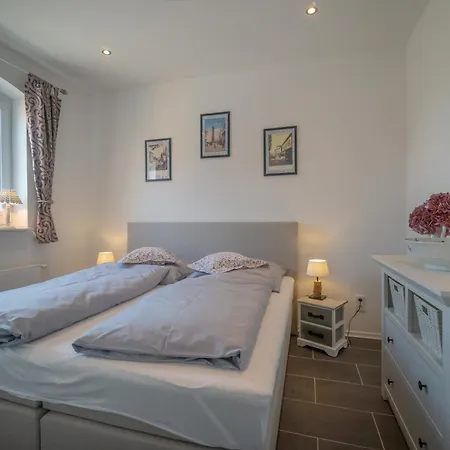 Insel-land-hotel Michaelsen -boutique Hotel- Im Ostland Mit Yoga U Sauna Hotel Borkum