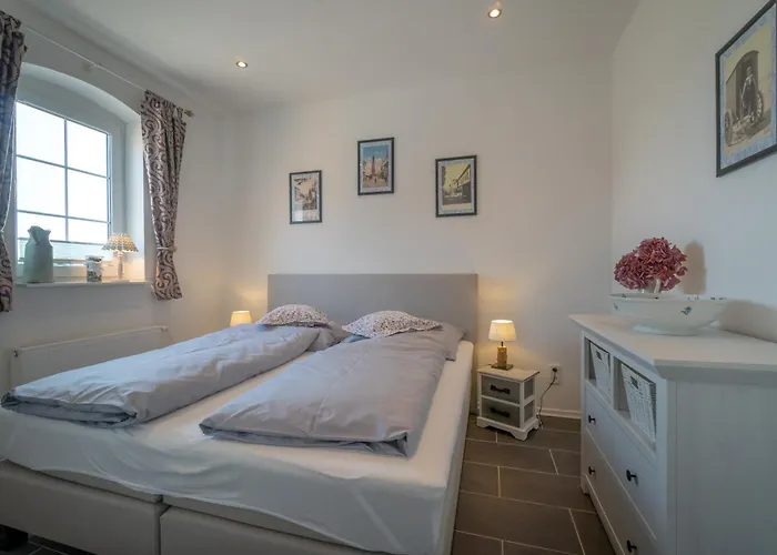 Insel-land-hotel Michaelsen -boutique Hotel- Im Ostland Mit Yoga U Sauna Hotel Borkum