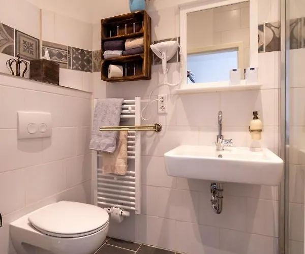 Hotel Insel-land-hotel Michaelsen -boutique Hotel- Im Ostland Mit Yoga U Sauna Borkum